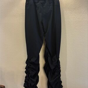 Under Armour Black Women’s size small Athletic Pants. Gathered ankle detail.